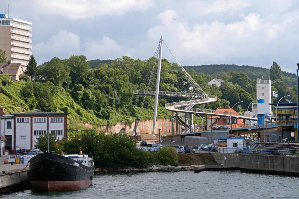 Pension & Ferienwohnungen Schneidereit Sassnitz Exterior photo